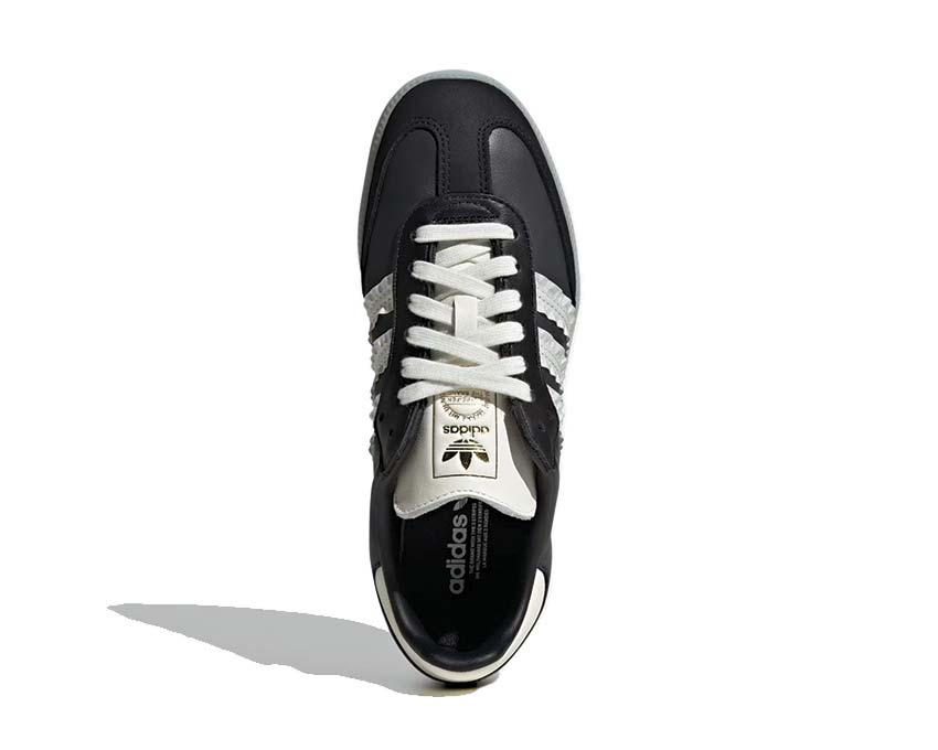 Adidas Samba OG Carbon — vue trois quarts avant