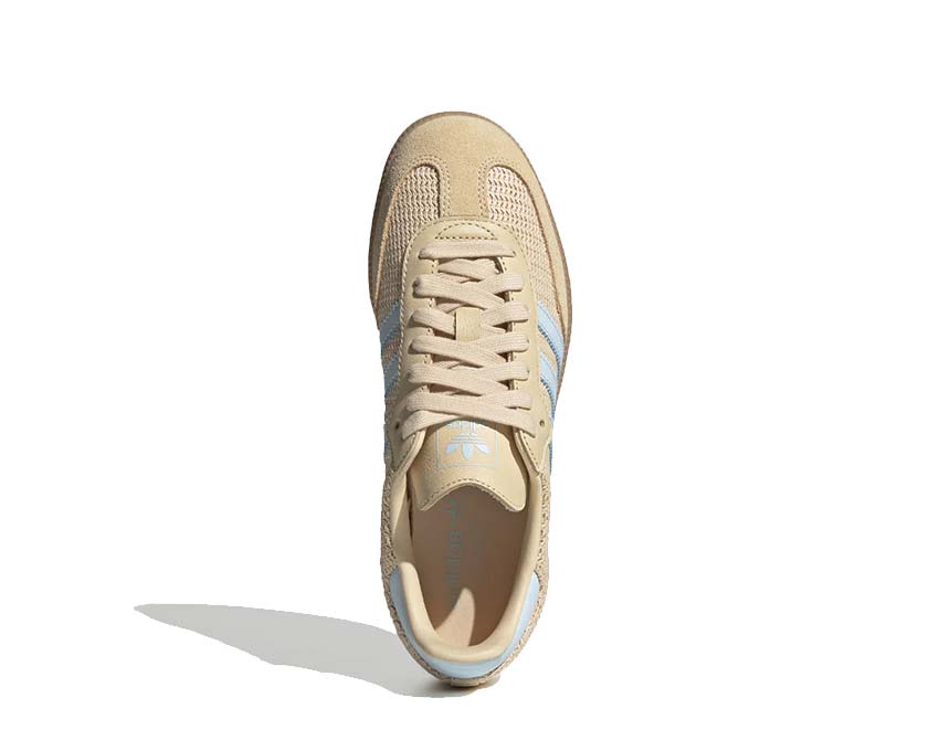 Adidas Samba OG Sand Strata detalle — panel ante y Sky Tint