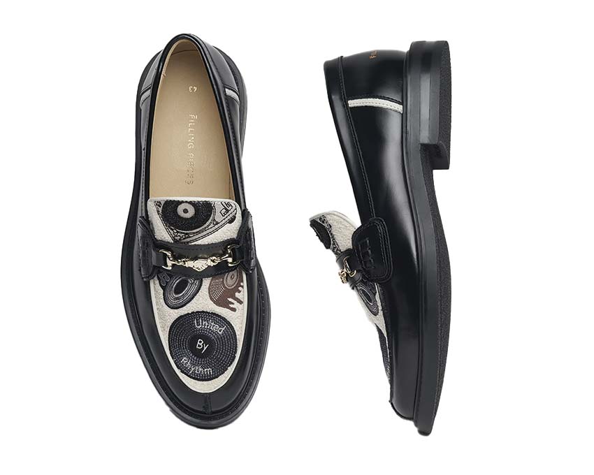 Filling Pieces Loafer Vinyl Black détail — bout orné finition soignée