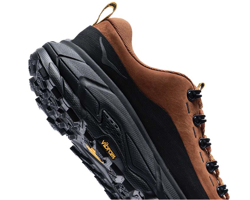 HOKA Tor Summit Hazelnut Black detalle — parte superior de malla ligera