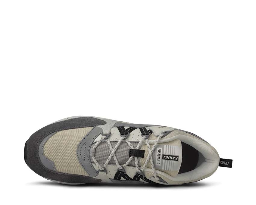 Karhu Fusion 2.0 Jet Black Detail — Leder schwarz und Premium-Besatz