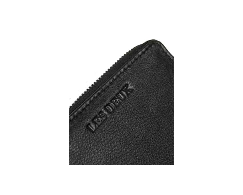 Les Deux Leather Zip Wallet Black détail — compartiments carte