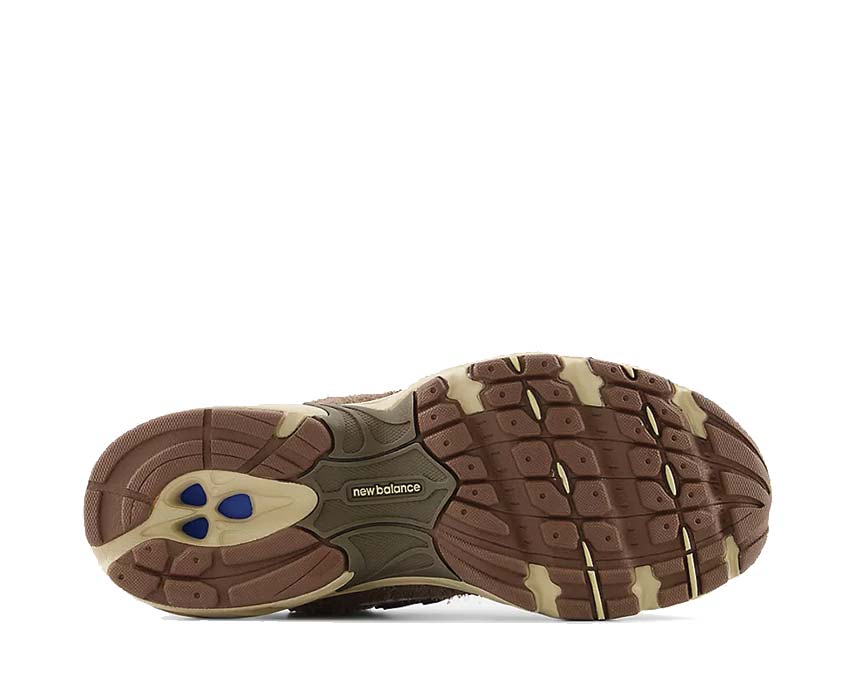 New Balance 530 Dark Mushroom Incense Linen Detail — dunkle natürliche Farbpalette