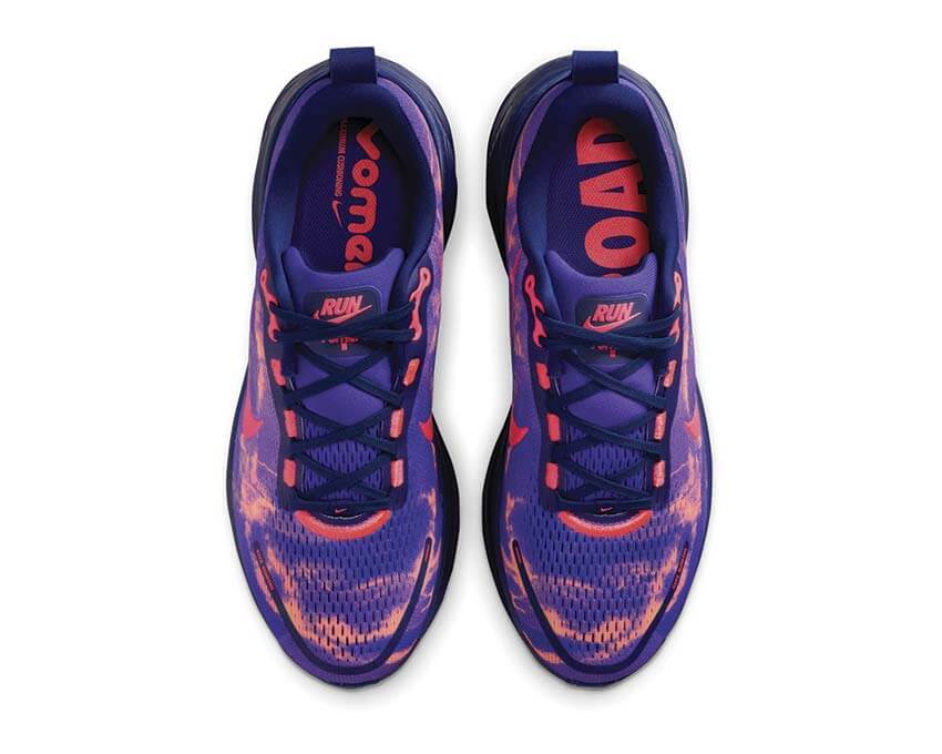Nike Vomero 18 Indigo Burst — vue trois quarts bleu indigo burst