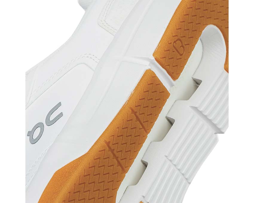On The Roger Clubhouse White/Gum Sohle — Tennis-Lifestyle-Sohle