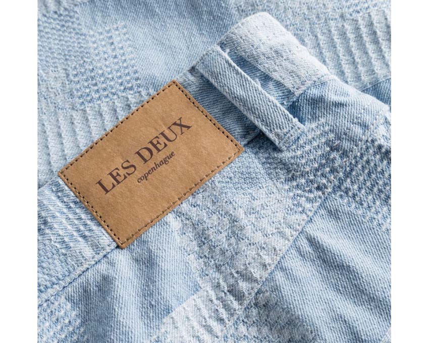 Les Deux Ryder Jacquard Jeans Dark Denim détail — ceinture et poches