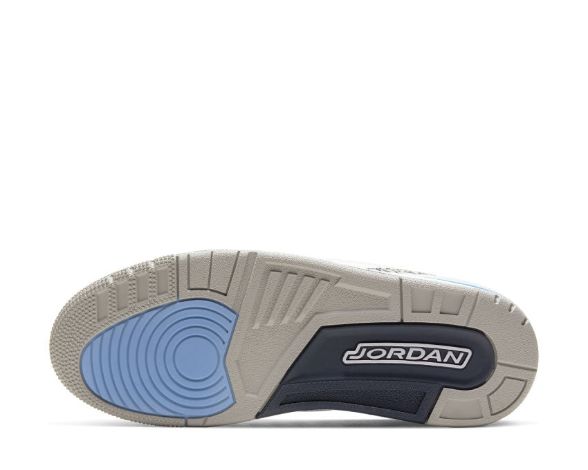 Jordan Air Jordan 3 Retro UNC White Valor Blue Tech Grey — vista trasera blanco y gris