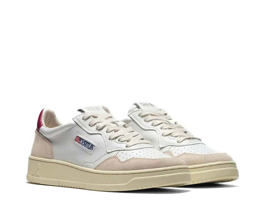 Autry Medalist Low White/Red vue latérale — empiècement rouge signature Autry