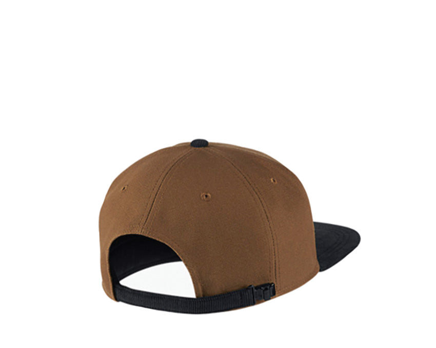 Nike X Carhartt Pro Cap detalle — bordado logo frontal