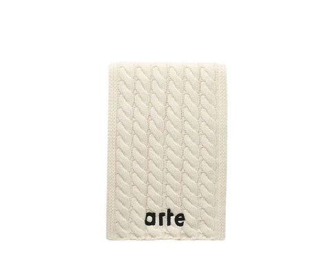 Arte Textured Logo Scarf Cream — écharpe unisexe crème logo texturé
