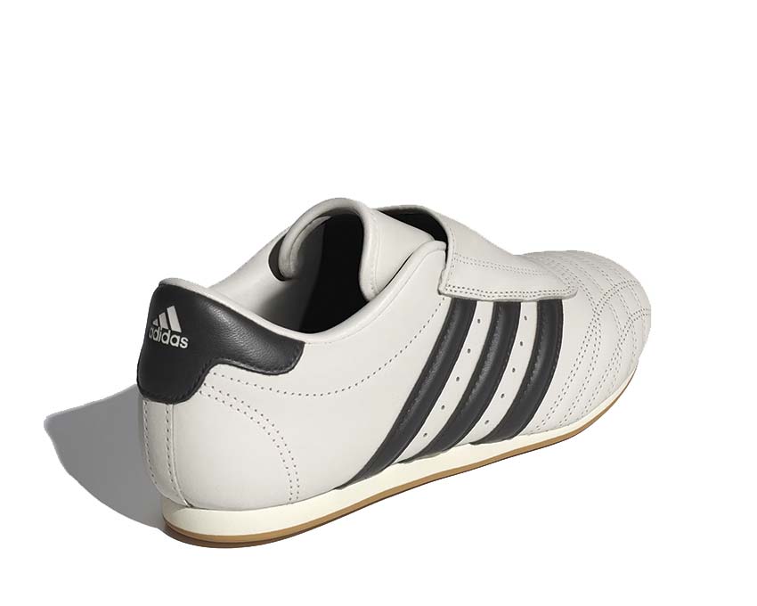 Adidas Taekwondo W Off White detalle — parte superior cuero Off White con franja Core Black