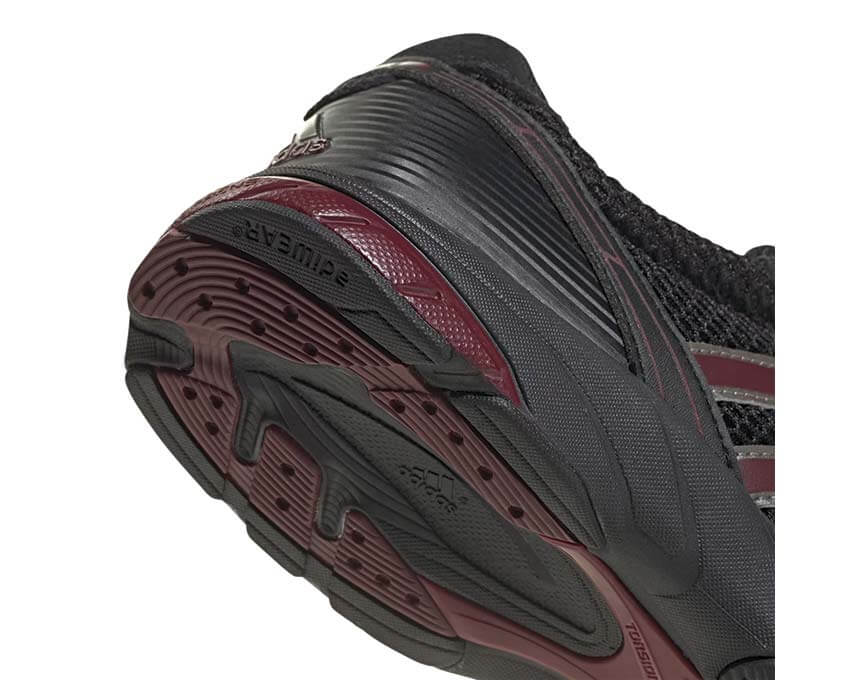 Adidas Adizero Adios OG Core Black vue latérale — tige mesh respirante noire