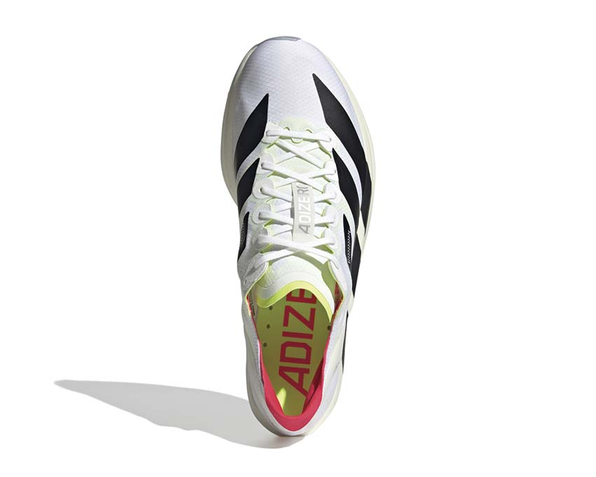 Adidas Adizero Takumi Sen 11 Cloud White detalle — malla transpirable acento Lucid Red