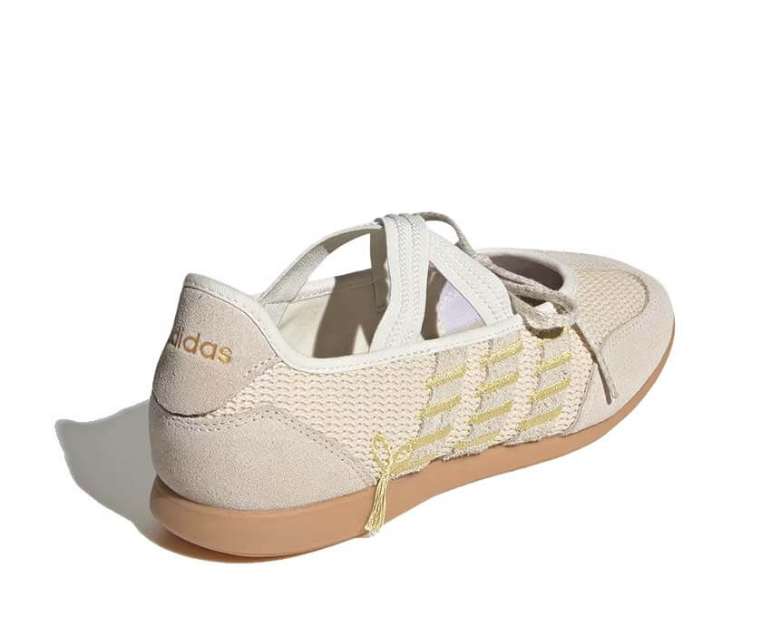 Adidas Barreda Mary Jane Cloud White/Core Black détail — tige cuir blanc contrefort noir