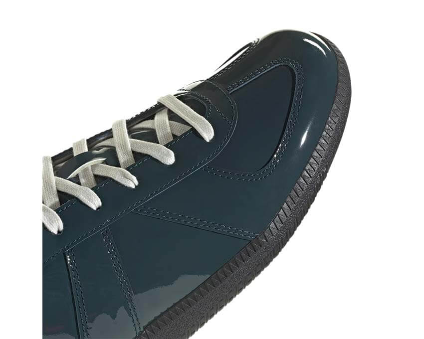Adidas BW Army Carbon vue latérale — tige cuir gris foncé style militaire