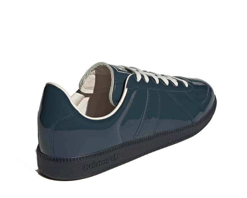 Adidas BW Army Carbon détail — surpiqûres et empiècements tons carbone
