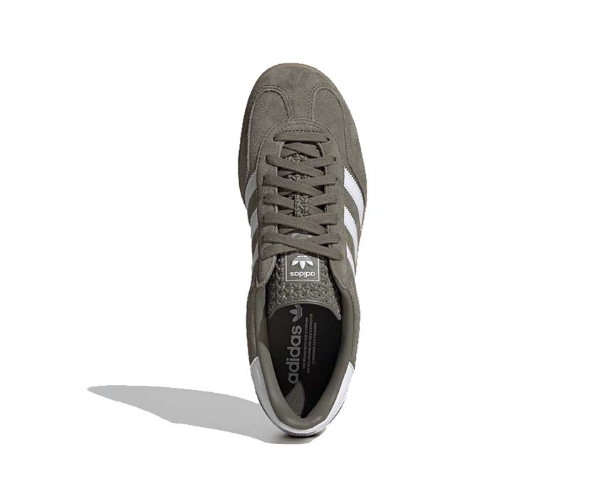 Adidas Gazelle Indoor Olive Strata détail — logo Adidas doré et lacets ronds