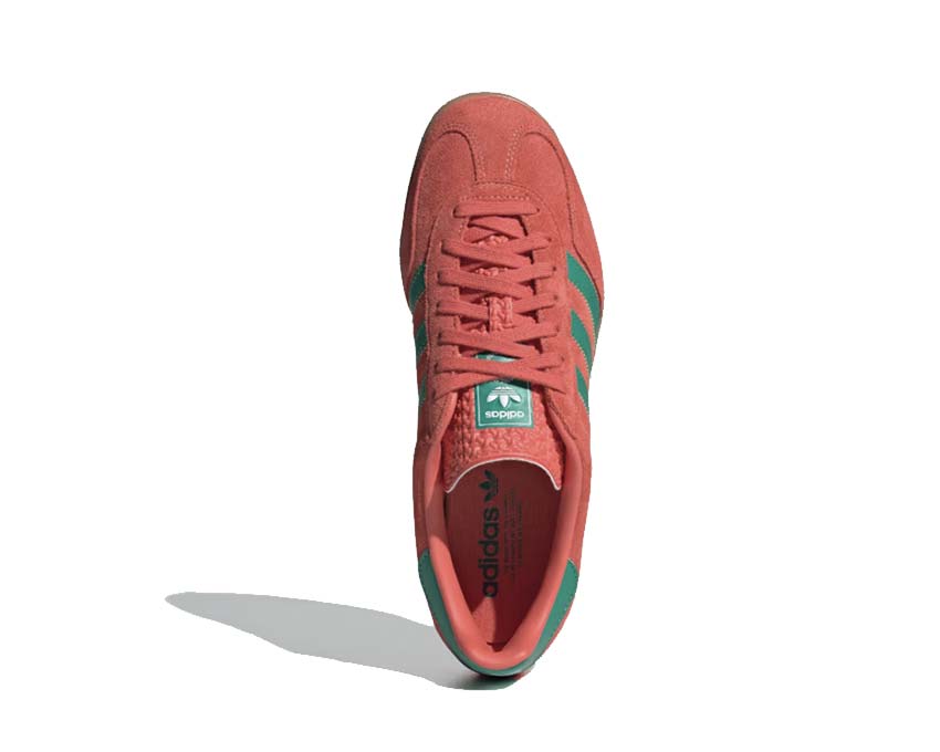 Adidas Gazelle Indoor Preloved Scarlet détail — contraste Court Green et Cloud White