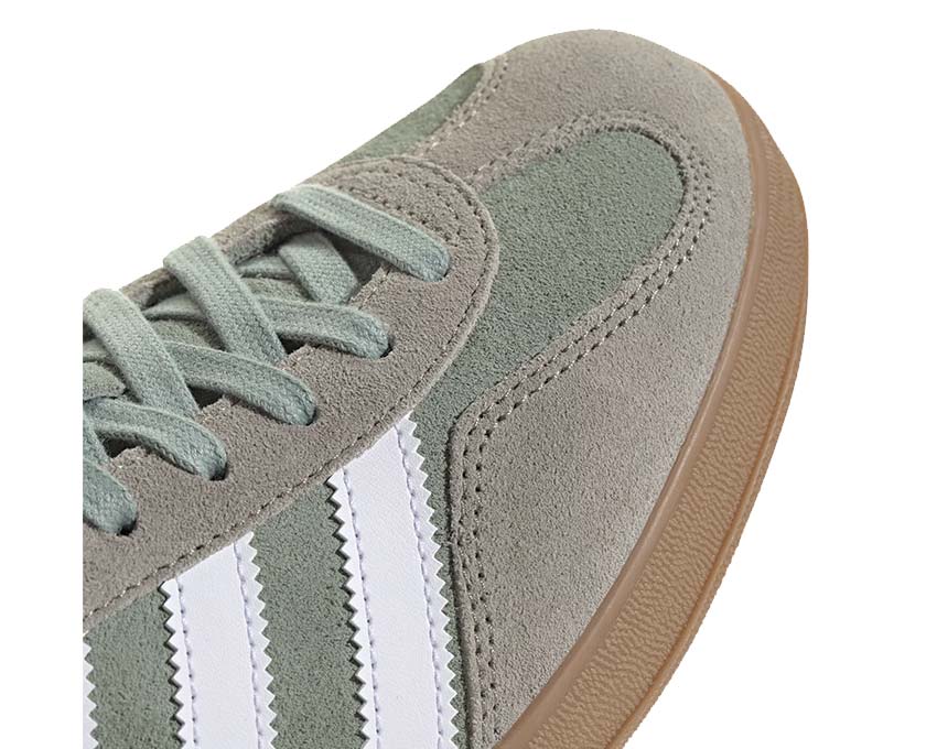 Adidas Gazelle Indoor Silver Pebble vue latérale — tige daim ton gris