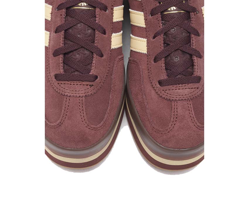 Adidas Gazelle Stack W vue latérale — semelle plateforme épaisse et 3 bandes