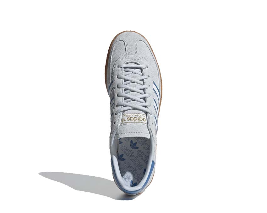 Adidas Handball Spezial Halo Blue détail — cuir lisse et contraste Focus Blue