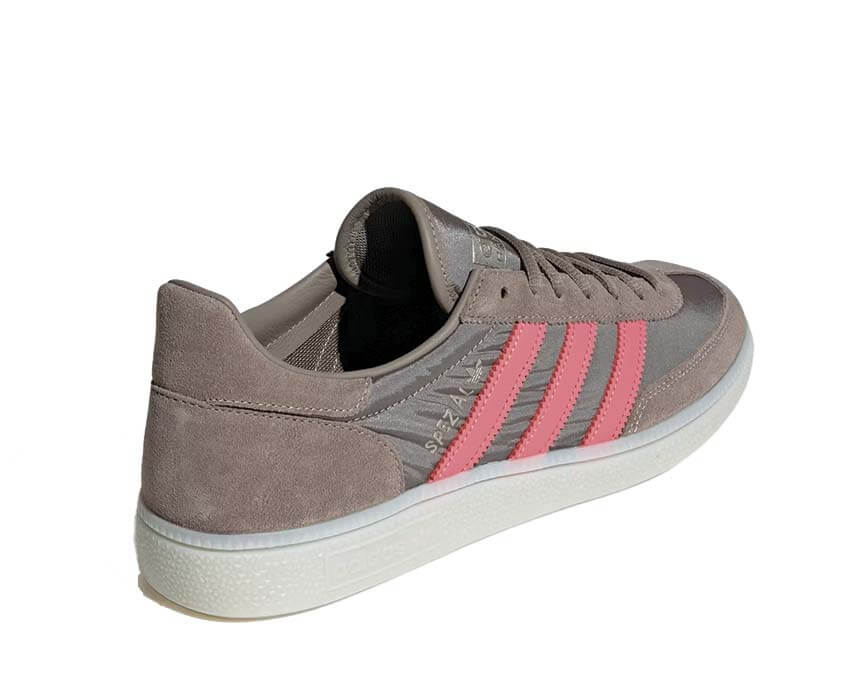 Adidas Handball Spezial Simple Brown détail — empiècements daim marron simple