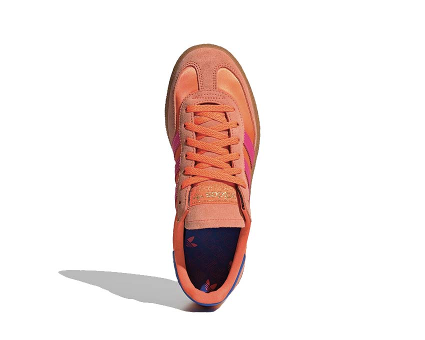 Adidas Handball Spezial W Solar Orange détail — accents Lucid Pink et semelle gomme