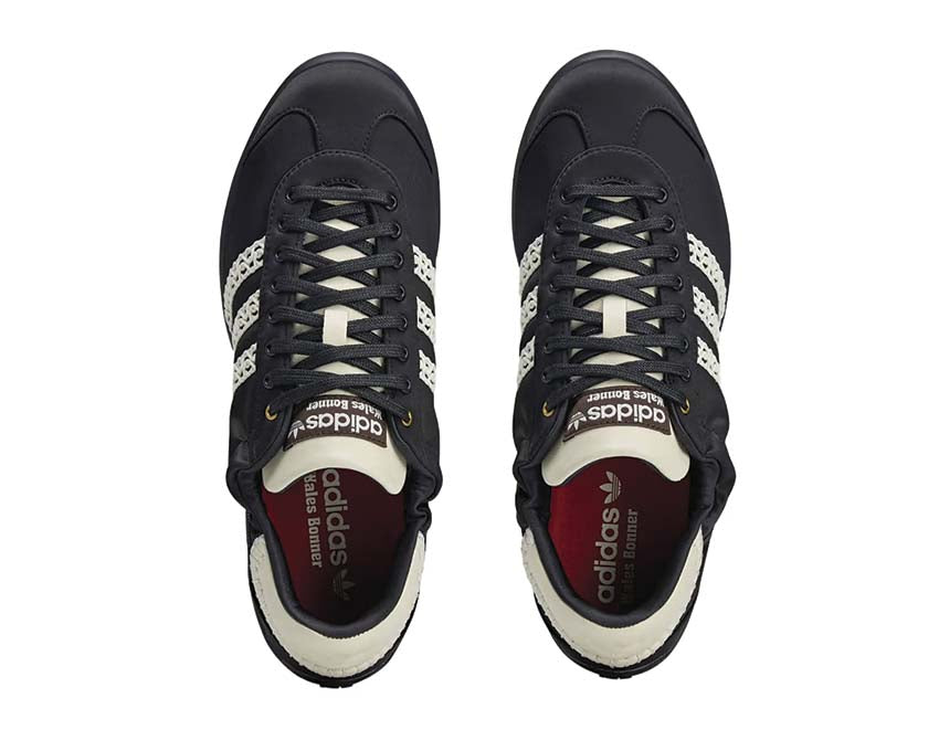 Adidas Karintha x Wales Bonner Low Satin Black detalle — material satén lujoso