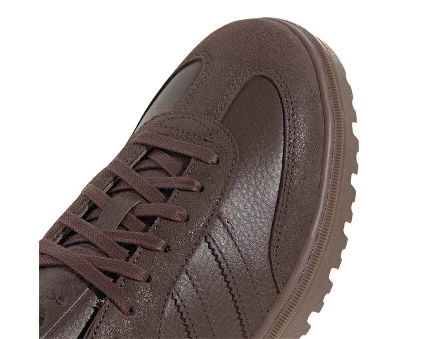Adidas Samba LX Freizeit Brown vue latérale — tige cuir brun trois bandes dorées