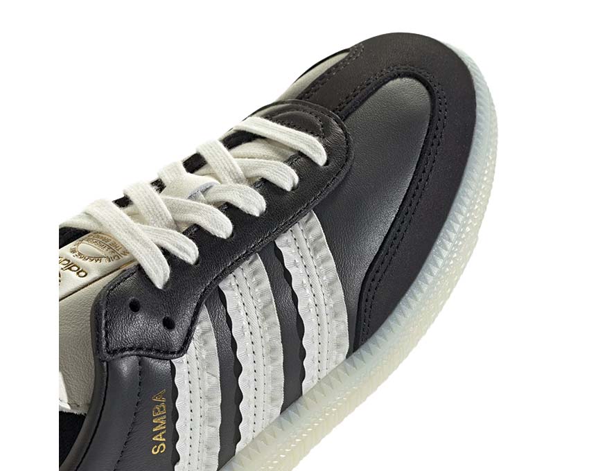 Adidas Samba OG Carbon vue latérale — profil court indoor iconique