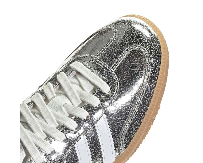 Adidas Samba OG Silver Metallic vue latérale — tige cuir verni argenté