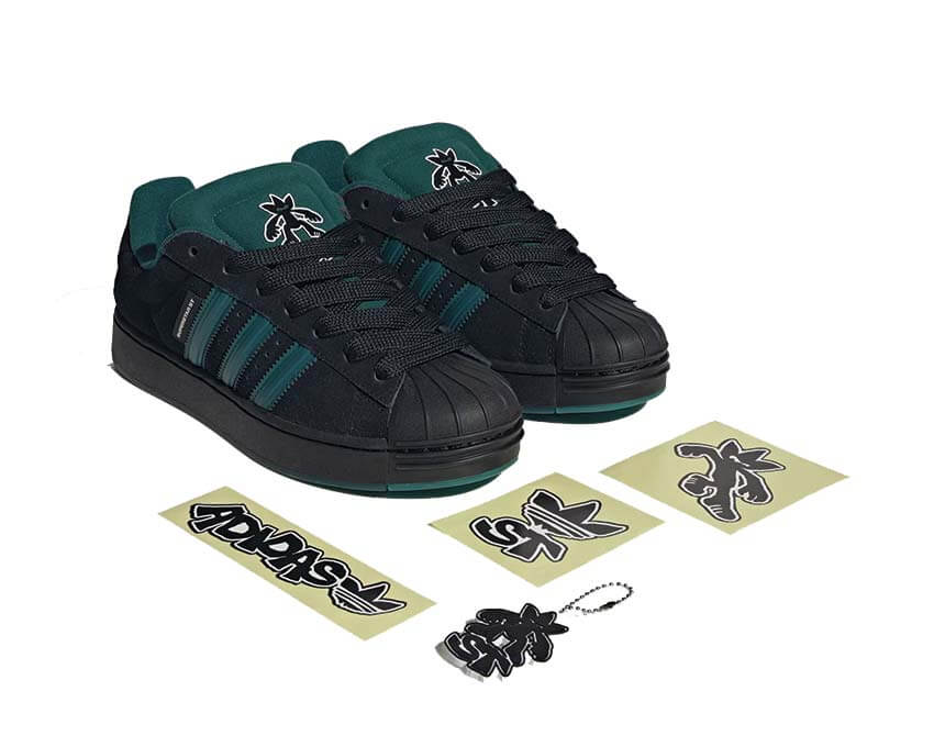 Adidas Superstar ST détail semelle — imprimé personnage ST exclusif