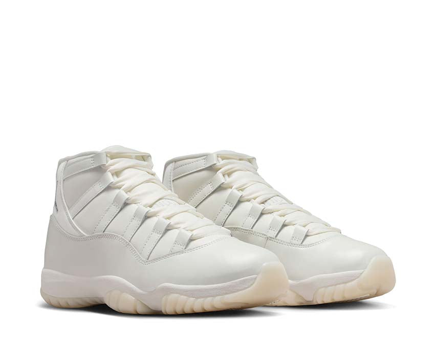 Air Jordan 11 Retro W Pearl white — sole detail Jordan 11 streetwear basketball sneakers