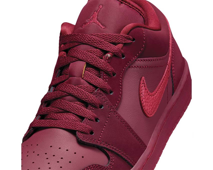 Air Jordan 1 Low SE W Sierra Red vue latérale — sneaker femme rouge retro culture