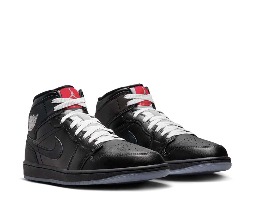 Jordan Air Jordan 1 Mid SE Black Magic vista lateral — cuero negro