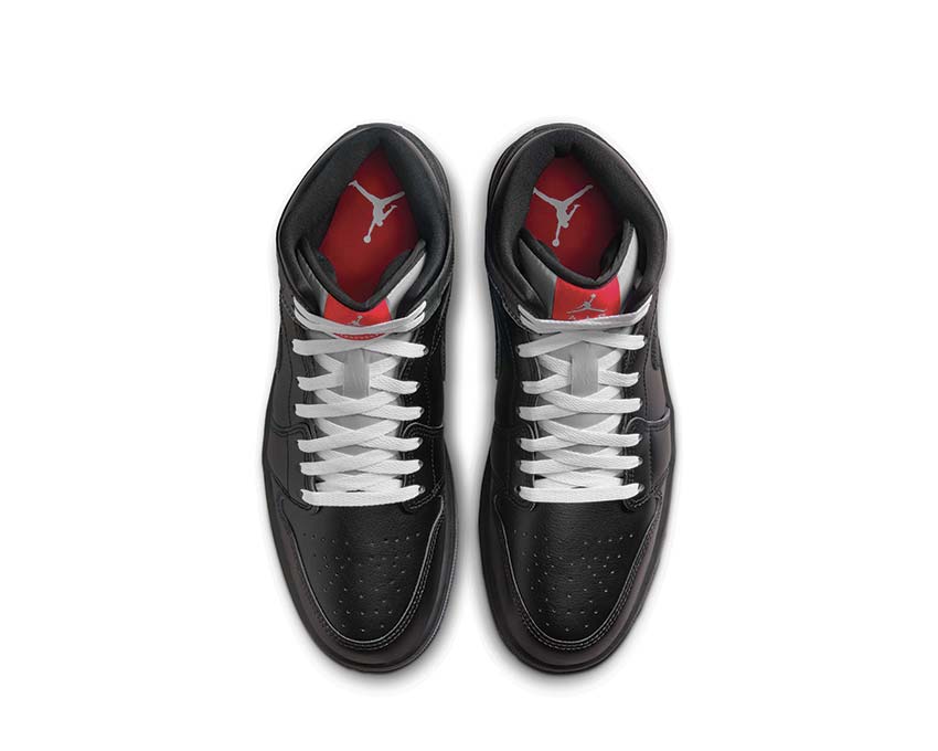 Jordan Air Jordan 1 Mid SE Black Magic detalle — parte superior cuero negro