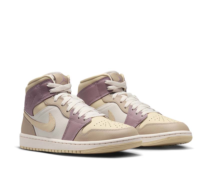 Jordan Air Jordan 1 Mid W Orewood Gold Khaki vista lateral — cuero beige mujer
