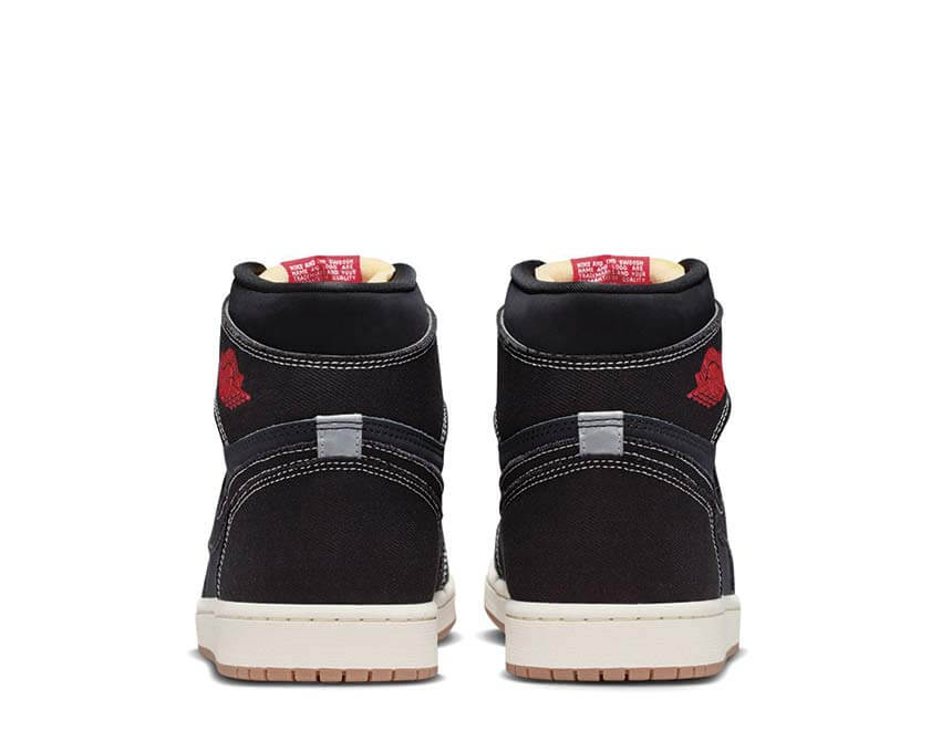 Air Jordan 1 Retro High OG Flight Club détail — cuir perforé noir Flight Club