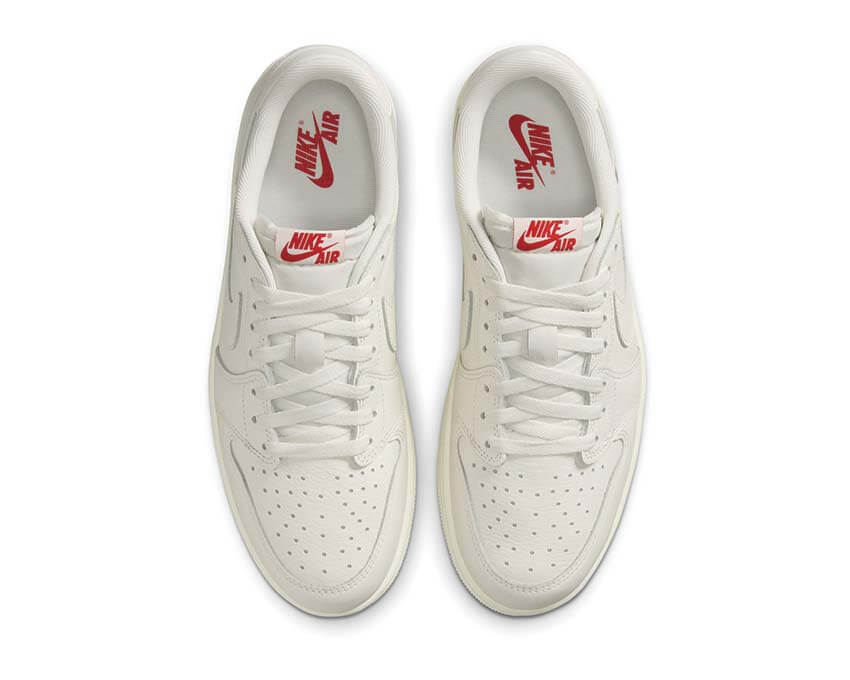 Air Jordan 1 Retro Low OG Sail — vue trois quarts blanc sail Low OG