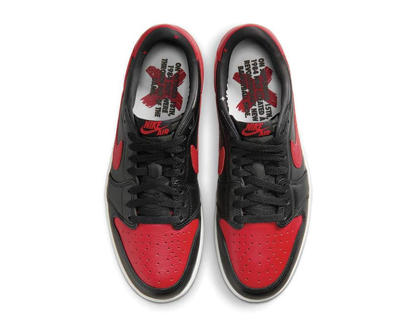 Air Jordan 1 Retro Low OG Banned — vue trois quarts coloris Banned