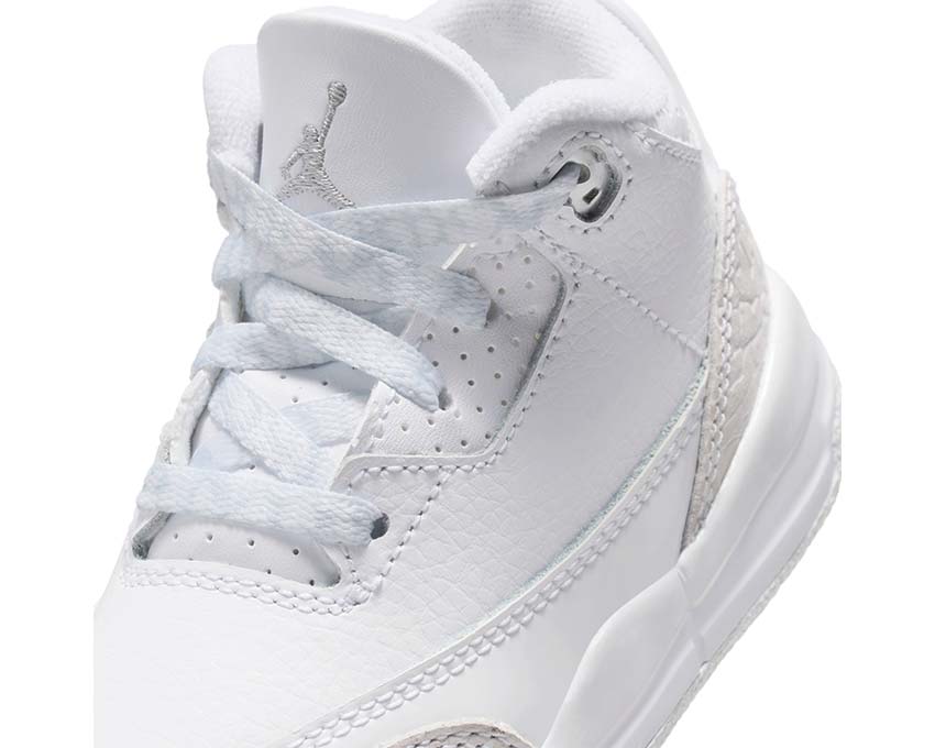 Air Jordan 3 Retro TD Pure Money vue latérale — tige cuir blanc argent métallique