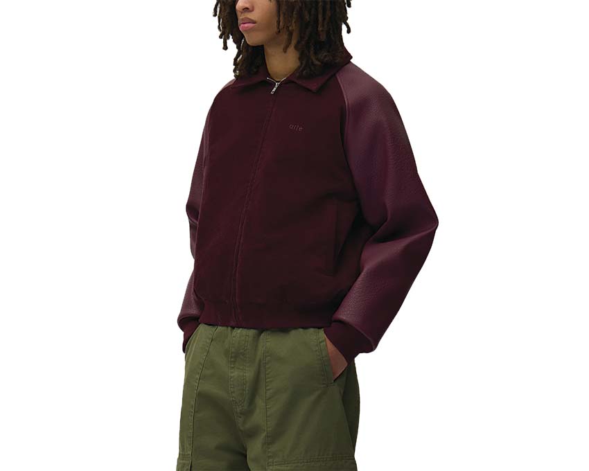 Arte Varsity Jacket détail — broderies et patches veste varsity