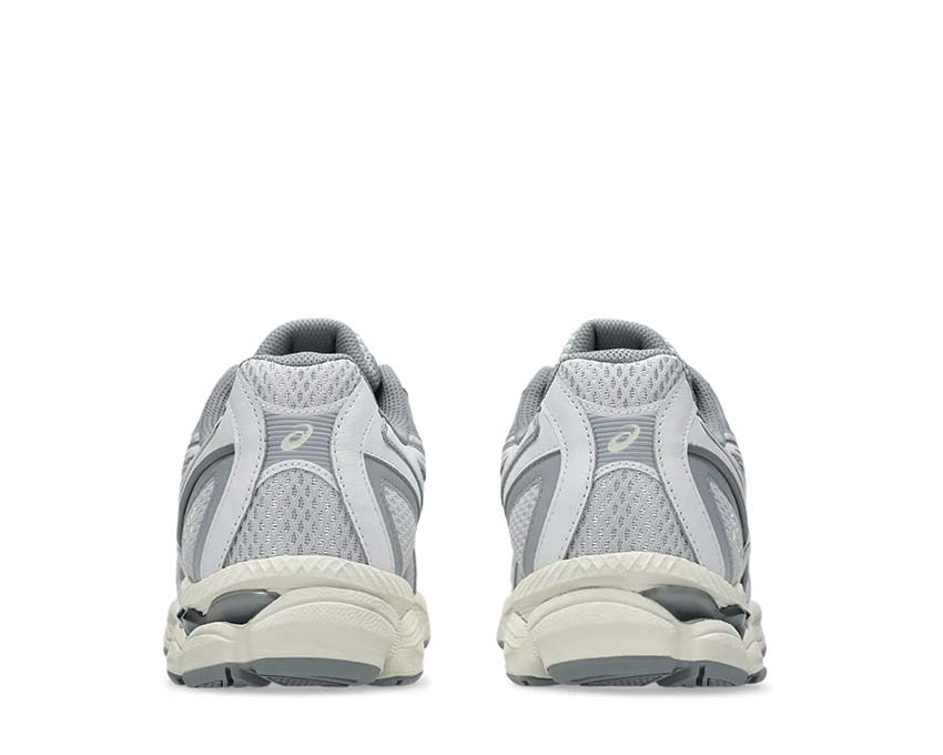 Asics Gel NYC 2055 Glacier Grey/White détail — mesh et overlay vintage