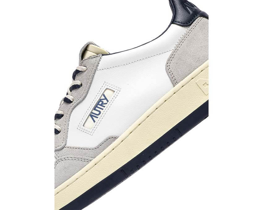 Autry Medalist Low Vapor vue latérale — cuir vaporeux blanc doux
