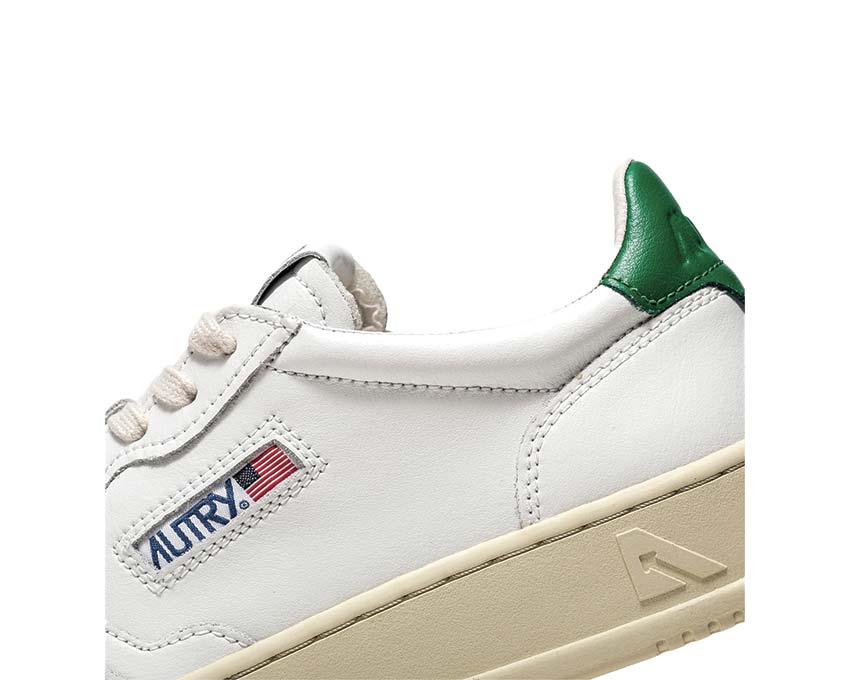 Autry Medalist Low White Green vue latérale — cuir blanc vert Medalist Low homme