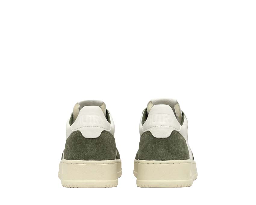 Autry Medalist Low Goat Suede White Military Sohle — Vintage-Gummisohle