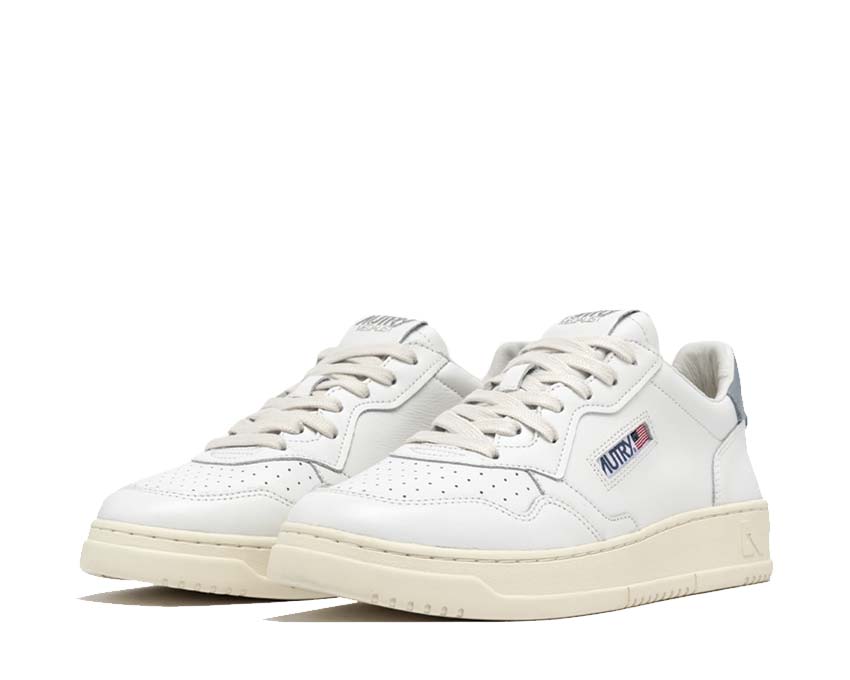 Autry Medalist Low W Leather White Silver Blue semelle — semelle gomme vintage