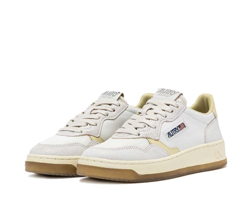 Autry Medalist Low W Virgin Crack White Hay Sohle — Vintage-Gummisohle