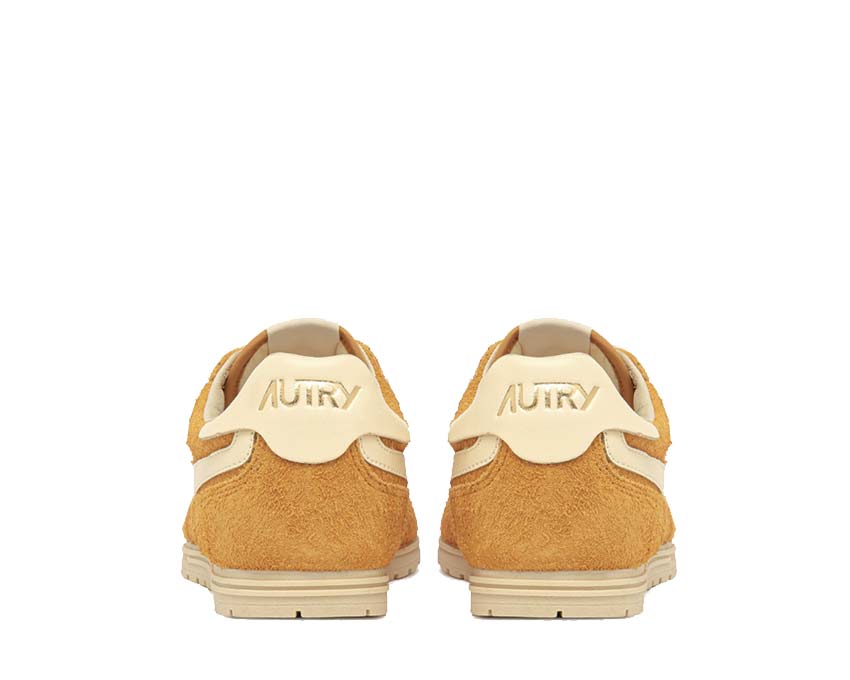 Autry Windspin Low Cadm détail — daim camel premium Autry