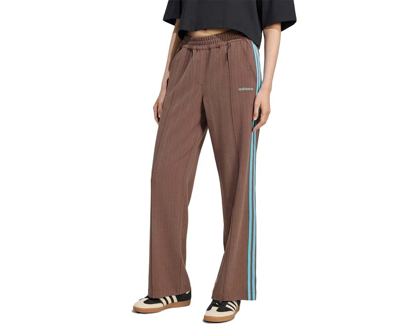 Adidas Tailored Pants Auburn vista lateral — corte recto sastre mujer